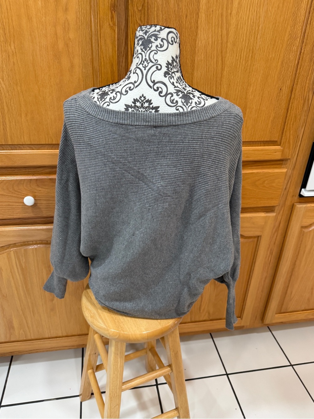 Cupio Gray Off-the-Shoulder Ribbed Sweater - Picture 9 of 10